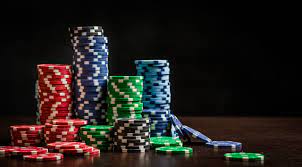 Как играть в покер бесплатно в Pokerdom?